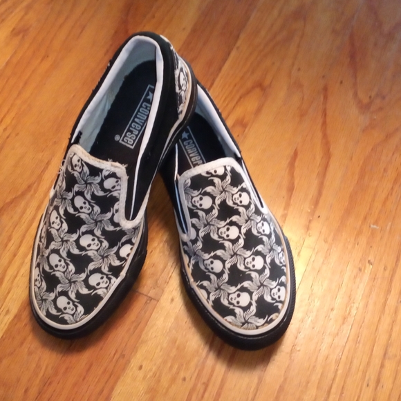 converse with flowers on the bottom